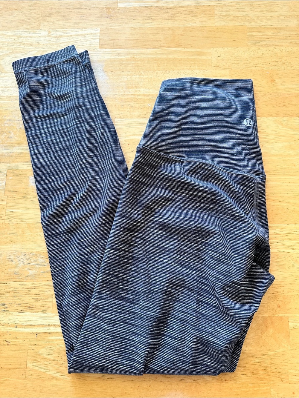 Lululemon leggings size 4